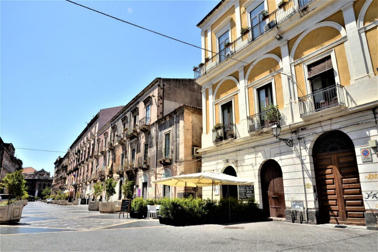 B&B Al Teatro Massimo Catania Exterior photo